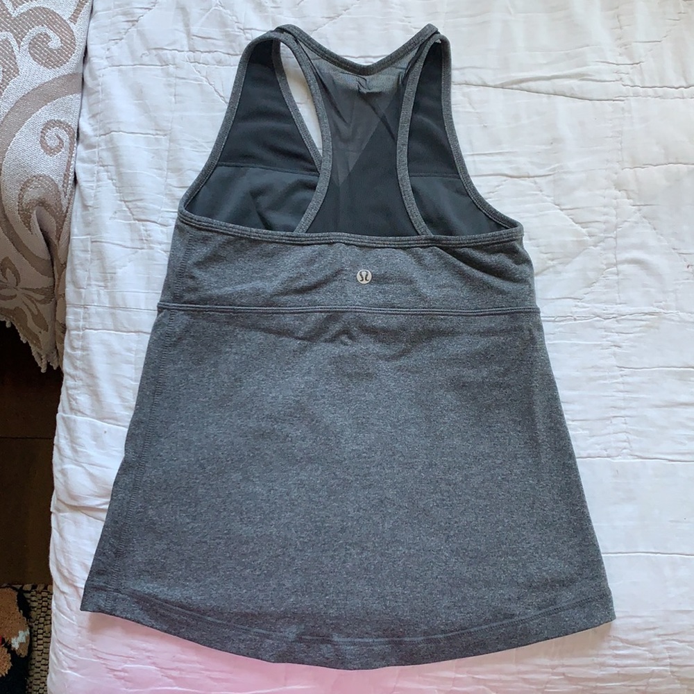 Lululemon top. PRICES NEGOTIABLE!!